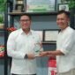 Bupati Klaten Sri Mulyani mendampingi Wakil Menteri Pertanian (Wamentan) Sudaryono saat meninjau pabrik benih jagung hibrida PT Restu Agropro Jayamas, Senin (23/09/2024).